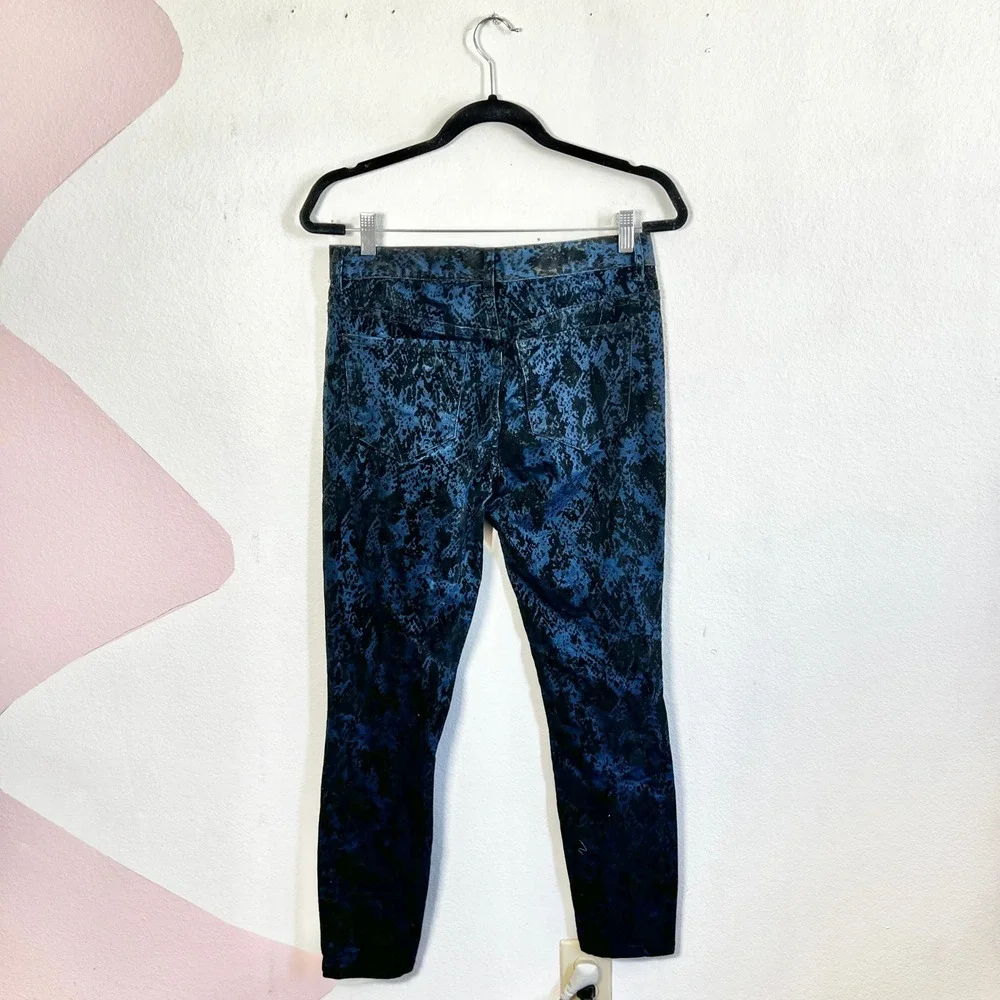 Free People Size 27 Flocked Blue Velvet Skinny Jeans Snake‎ Print Boho Festival
